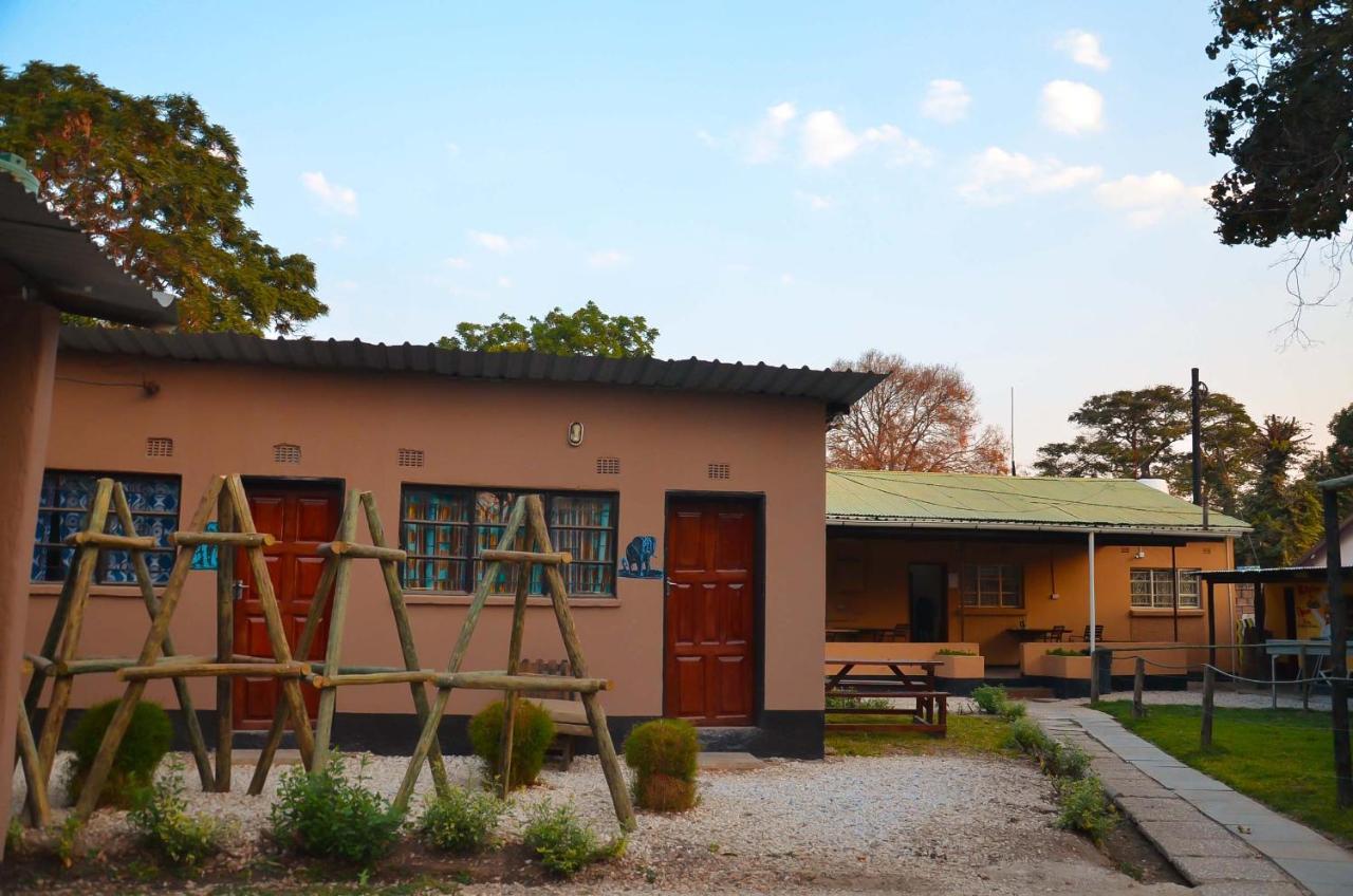 Lusaka Backpackers Hostel Exterior photo